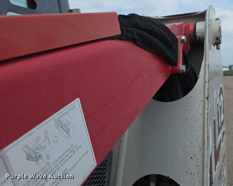 image for item DT6980 2013 Takeuchi TL12 tracked skid steer loader