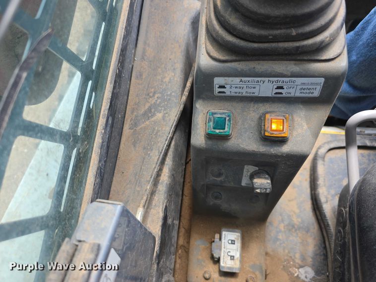 image for item DT6980 2013 Takeuchi TL12 tracked skid steer loader