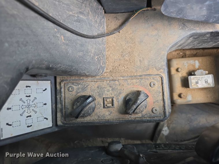 image for item DT6980 2013 Takeuchi TL12 tracked skid steer loader