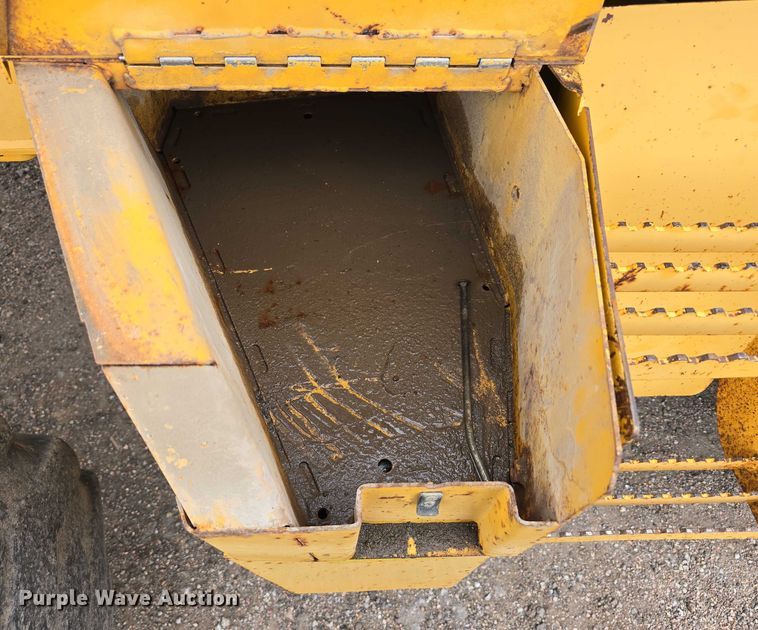 image for item DT6981 2007 John Deere 310TJ backhoe