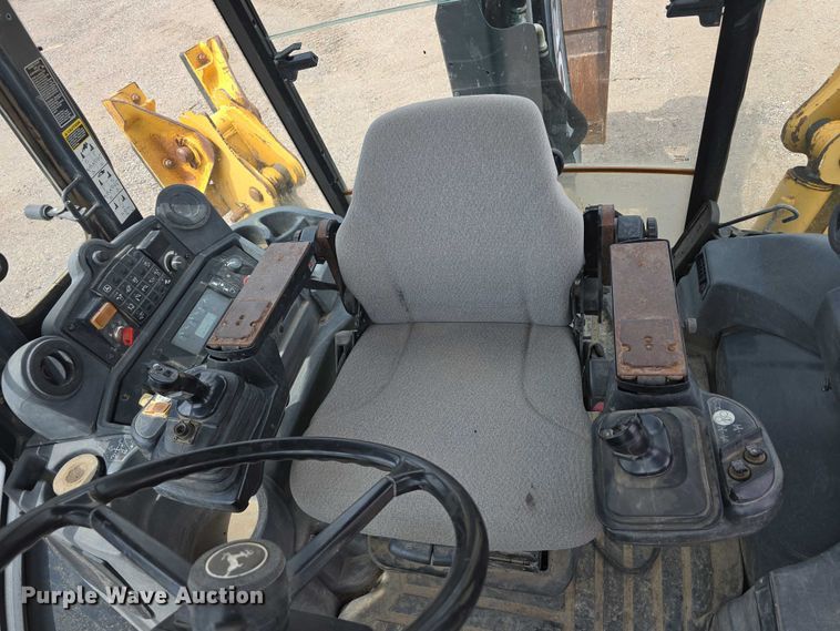 image for item DT6981 2007 John Deere 310TJ backhoe