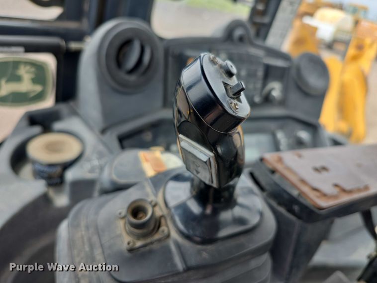 image for item DT6981 2007 John Deere 310TJ backhoe