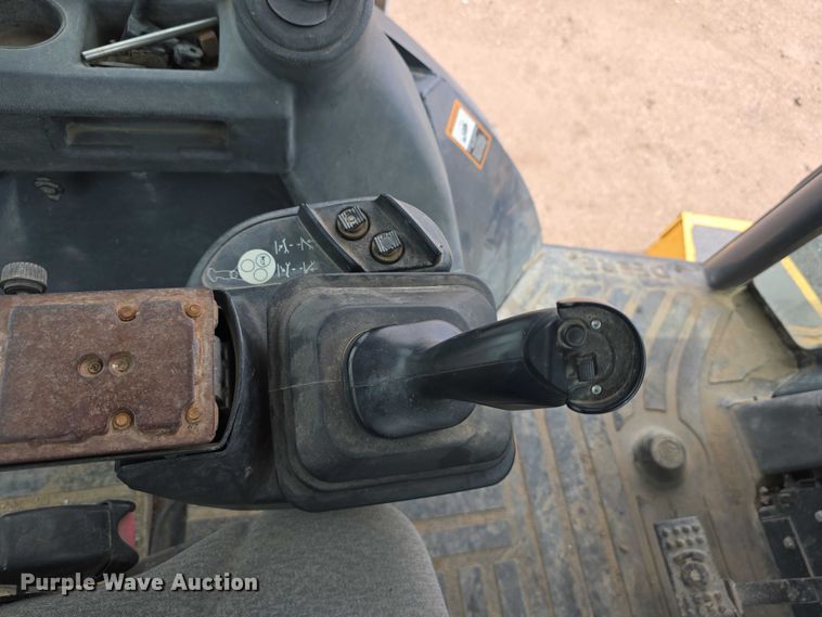 image for item DT6981 2007 John Deere 310TJ backhoe
