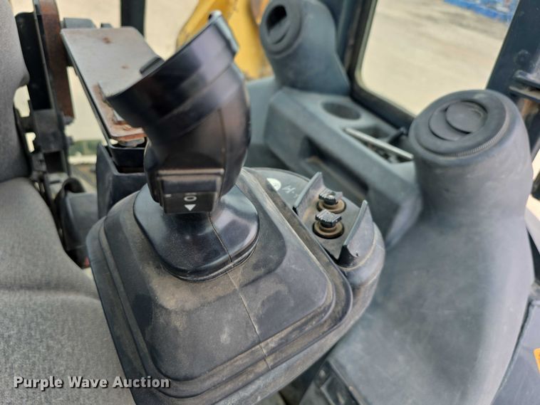 image for item DT6981 2007 John Deere 310TJ backhoe