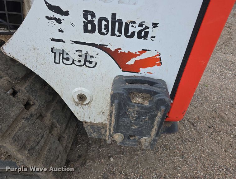 image for item DT6983 2019 Bobcat T595 tracked skid steer loader
