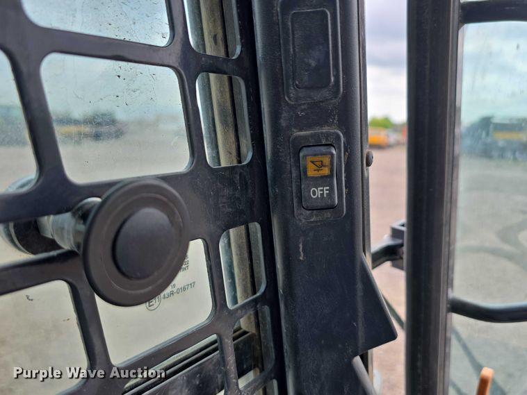 image for item DT6983 2019 Bobcat T595 tracked skid steer loader