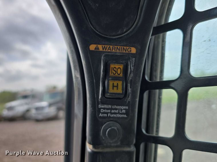 image for item DT6983 2019 Bobcat T595 tracked skid steer loader