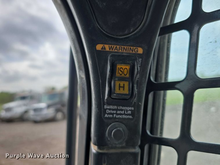 image for item DT6983 2019 Bobcat T595 tracked skid steer loader