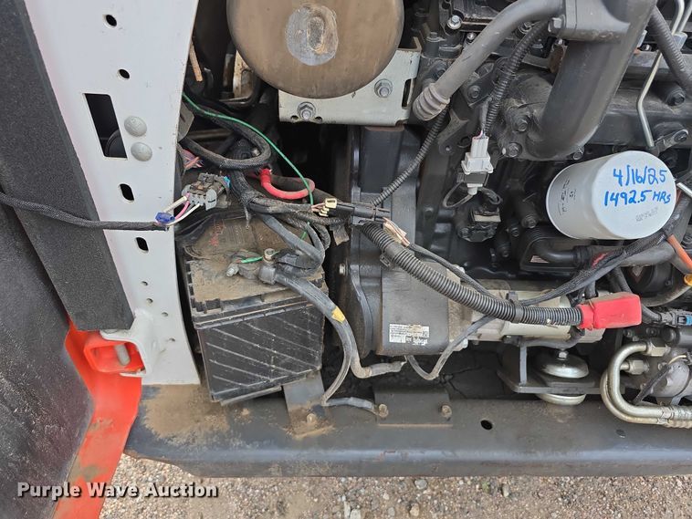 image for item DT6983 2019 Bobcat T595 tracked skid steer loader