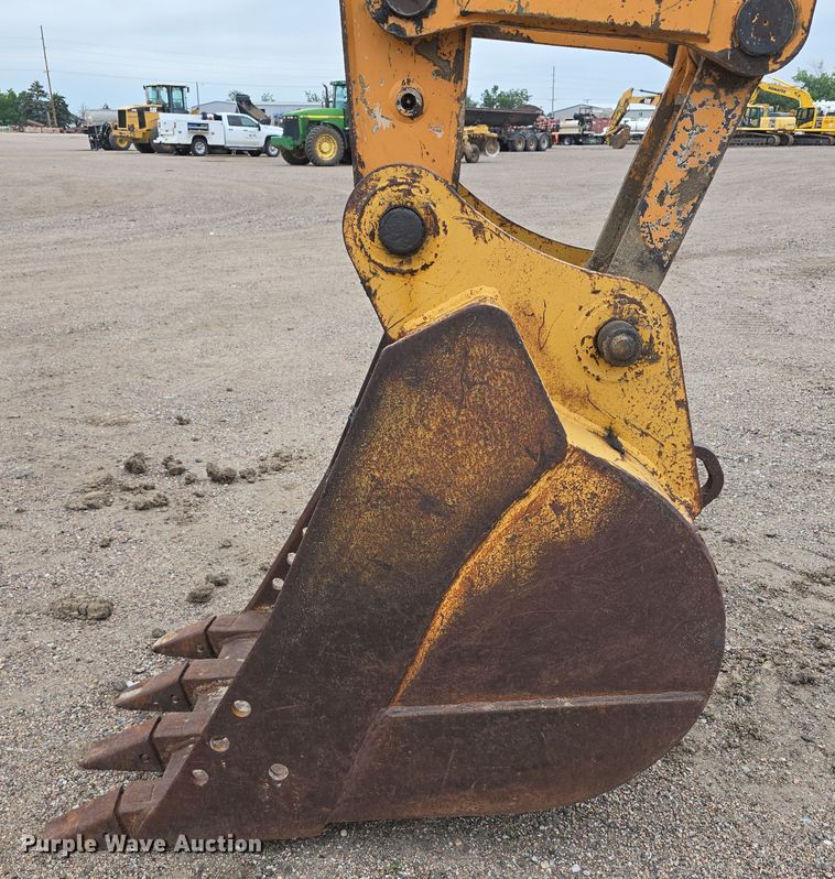 image for item DT6984 2007 Case CX135SR excavator