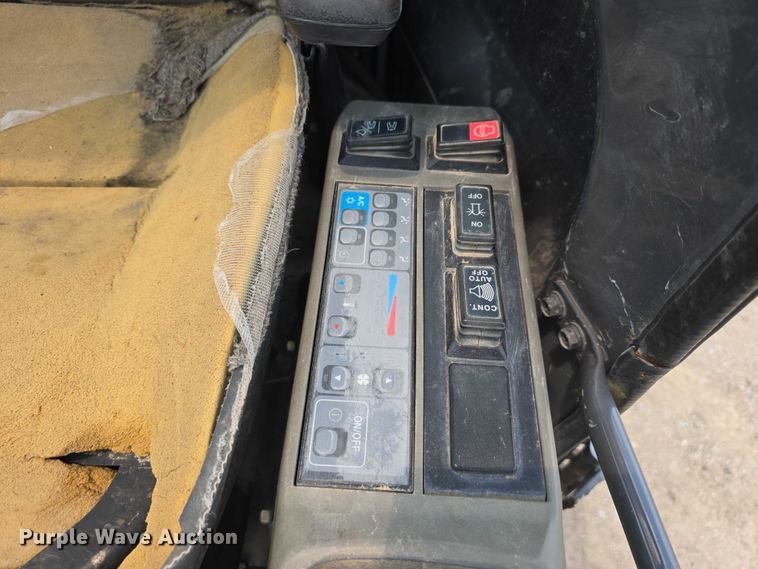 image for item DT6984 2007 Case CX135SR excavator