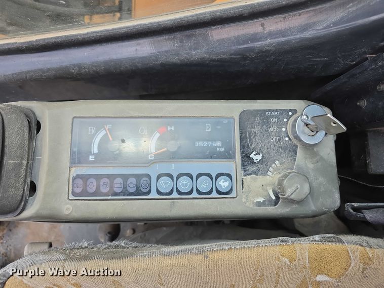 image for item DT6984 2007 Case CX135SR excavator