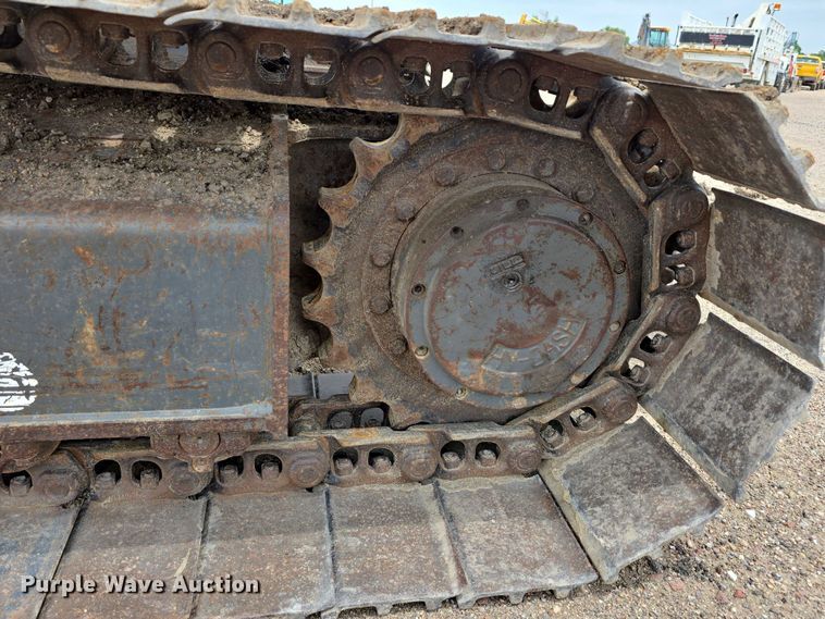 image for item DT6984 2007 Case CX135SR excavator