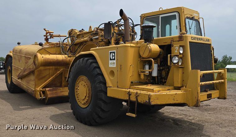 image for item DT6986 1985 Caterpillar 621B water wagon