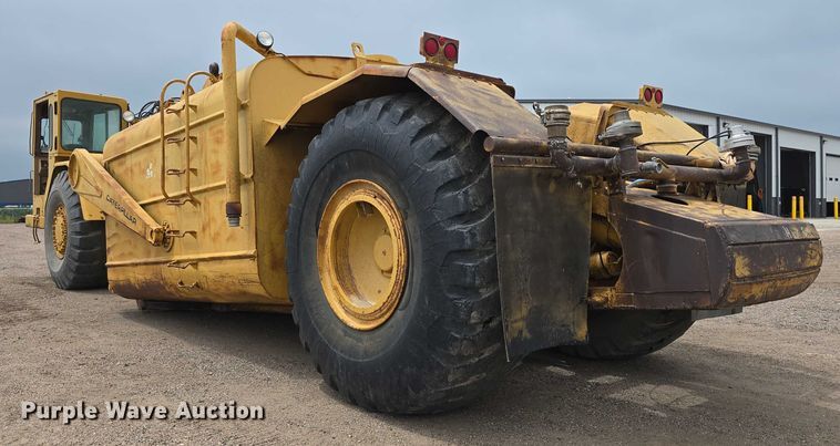 image for item DT6986 1985 Caterpillar 621B water wagon