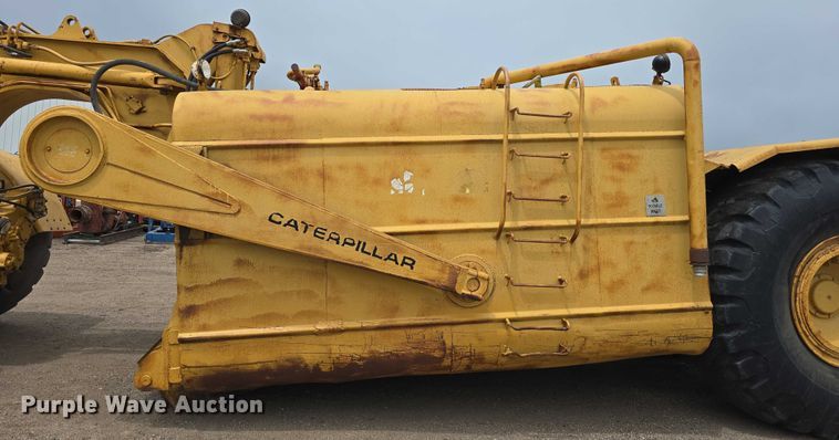 image for item DT6986 1985 Caterpillar 621B water wagon