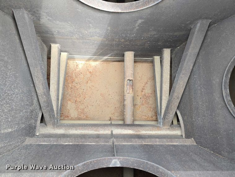 image for item DT6986 1985 Caterpillar 621B water wagon