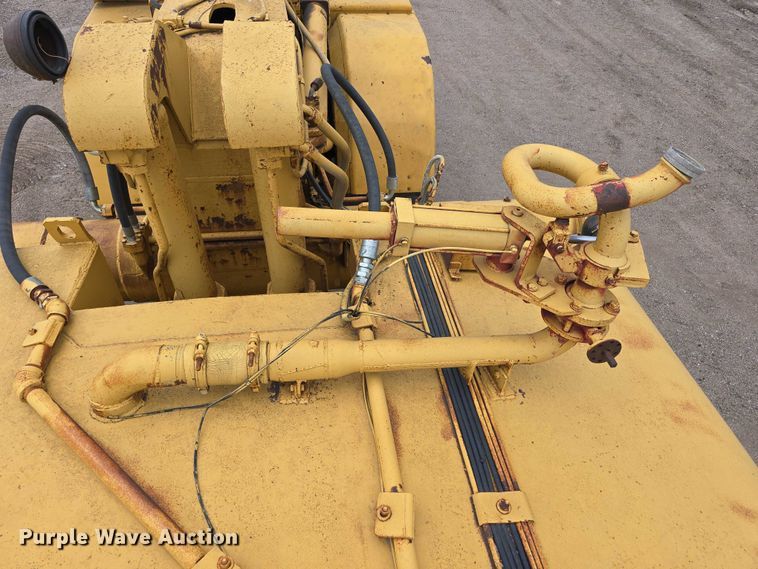 image for item DT6986 1985 Caterpillar 621B water wagon