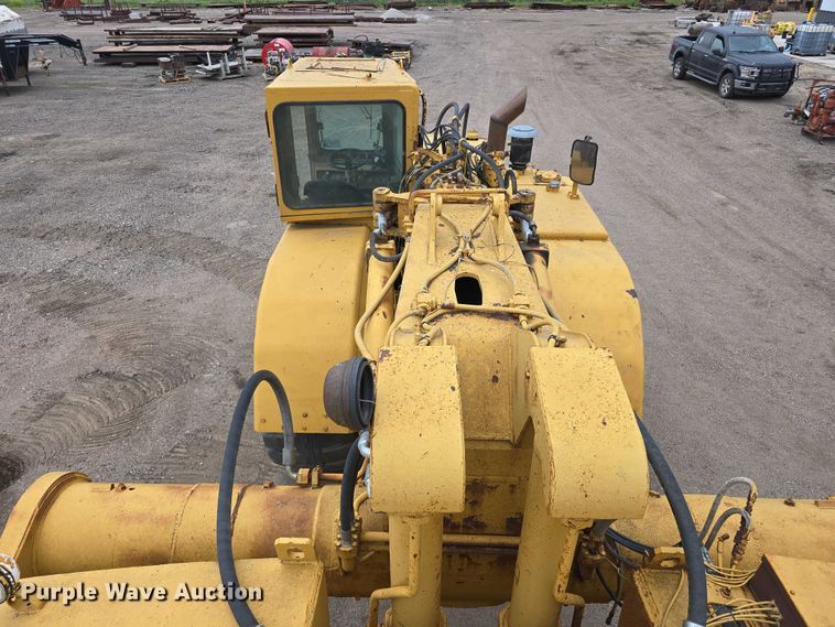 image for item DT6986 1985 Caterpillar 621B water wagon