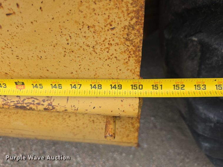 image for item DT6986 1985 Caterpillar 621B water wagon