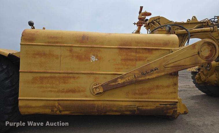 image for item DT6986 1985 Caterpillar 621B water wagon