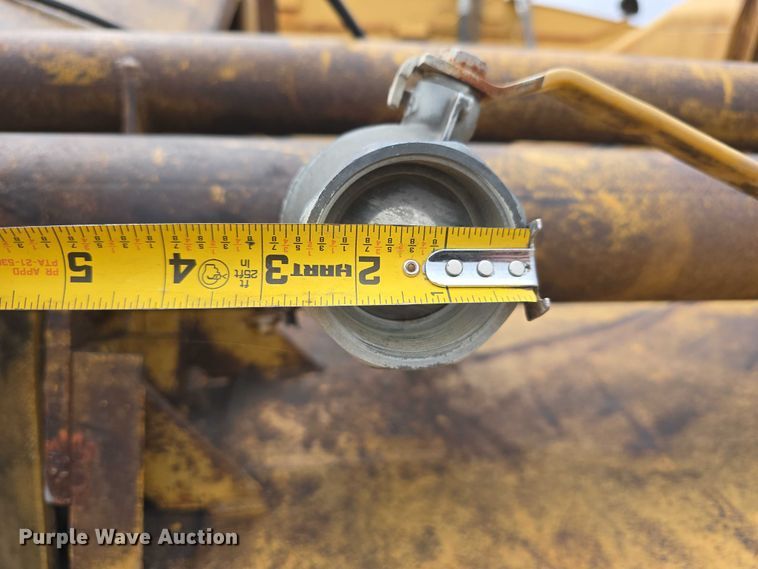 image for item DT6986 1985 Caterpillar 621B water wagon