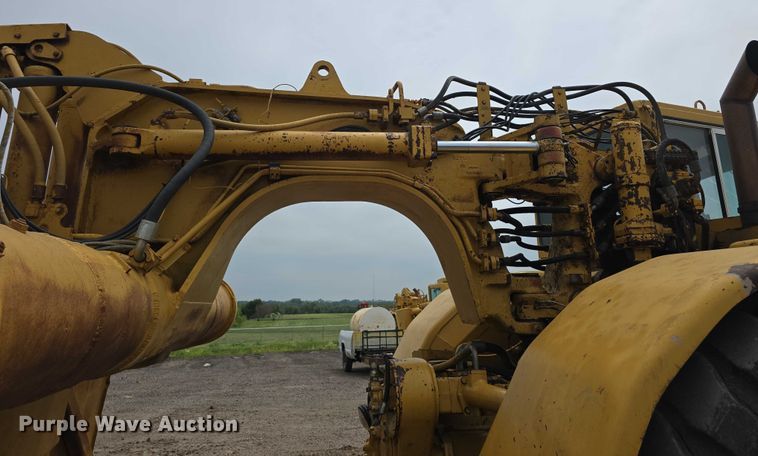image for item DT6986 1985 Caterpillar 621B water wagon