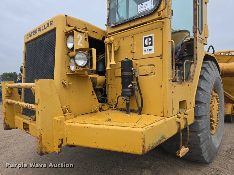 image for item DT6986 1985 Caterpillar 621B water wagon