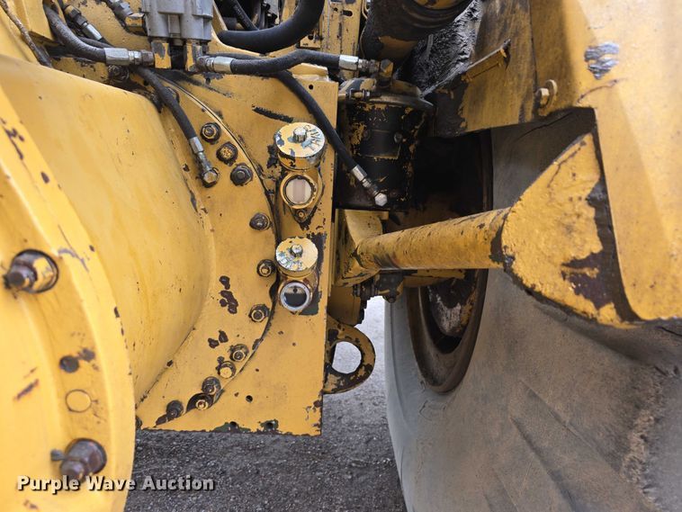 image for item DT6986 1985 Caterpillar 621B water wagon