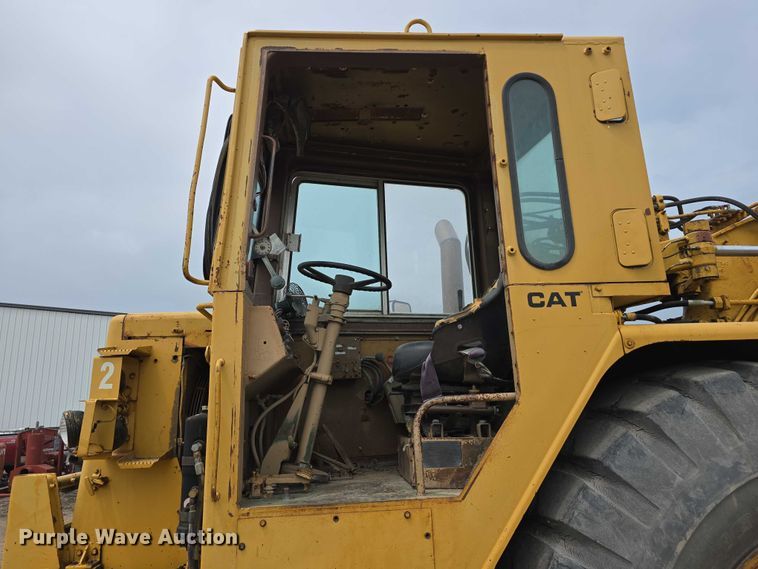image for item DT6986 1985 Caterpillar 621B water wagon