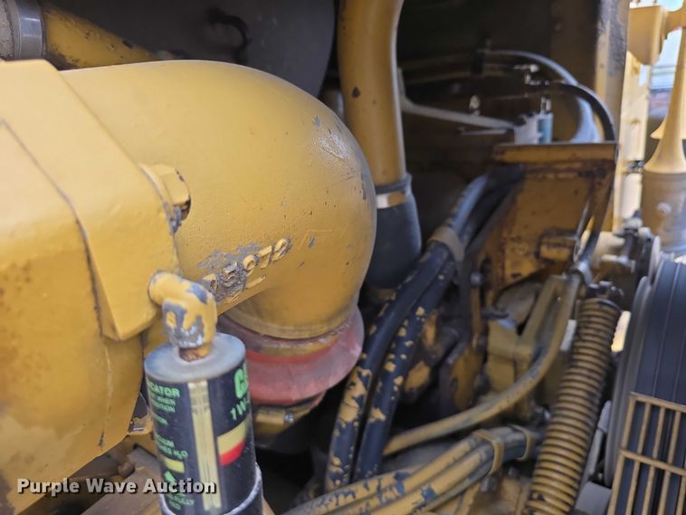 image for item DT6986 1985 Caterpillar 621B water wagon