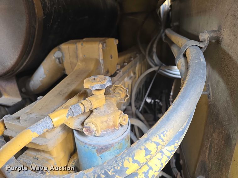 image for item DT6986 1985 Caterpillar 621B water wagon