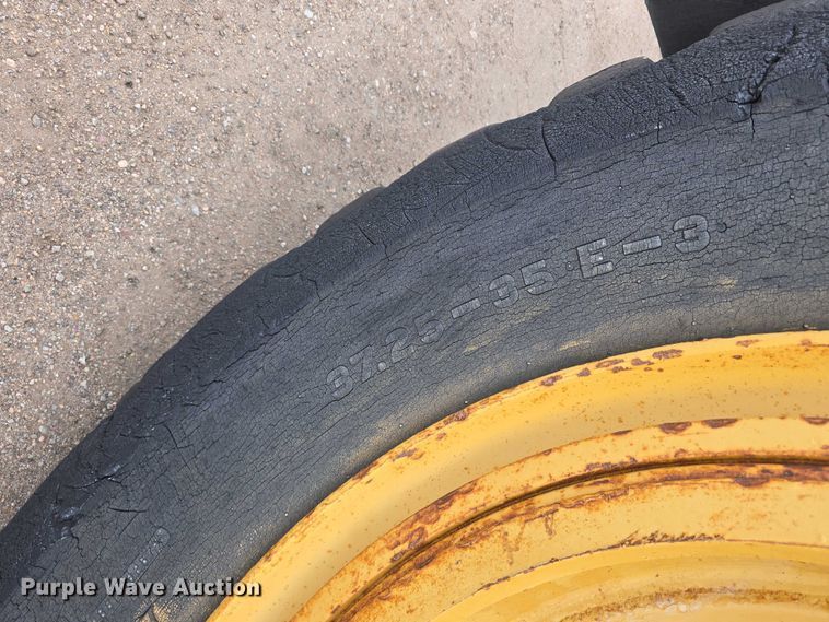 image for item DT6986 1985 Caterpillar 621B water wagon