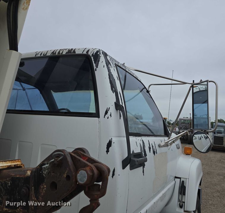 image for item DT6987 1992 GMC TopKick crane truck