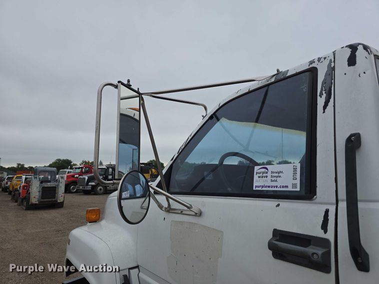 image for item DT6987 1992 GMC TopKick crane truck