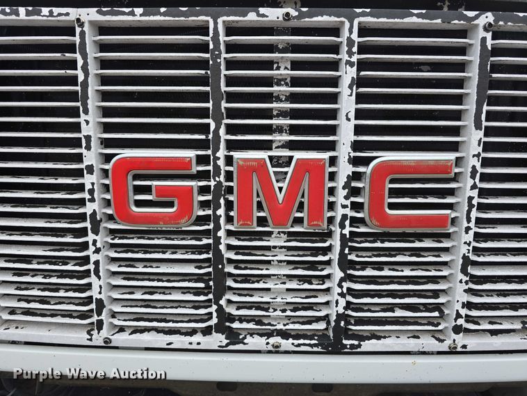 image for item DT6987 1992 GMC TopKick crane truck