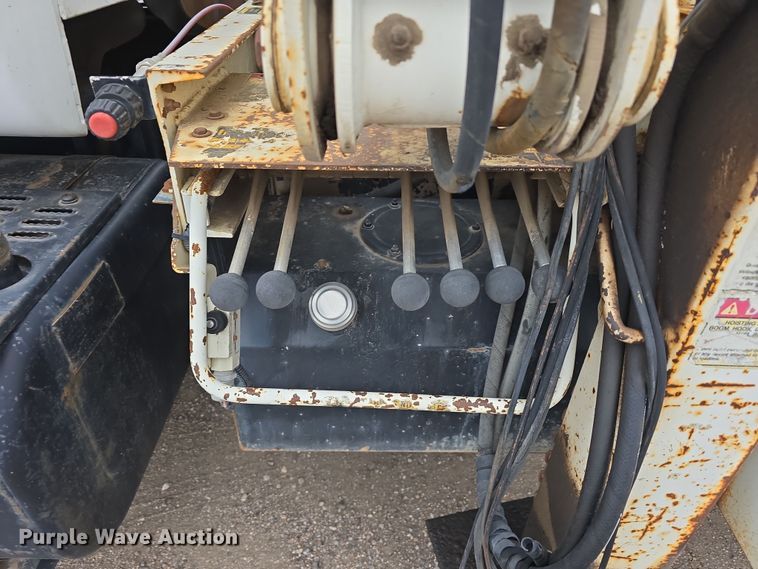 image for item DT6987 1992 GMC TopKick crane truck