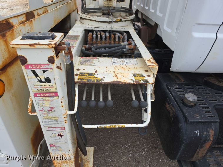 image for item DT6987 1992 GMC TopKick crane truck