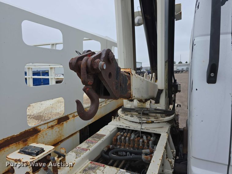 image for item DT6987 1992 GMC TopKick crane truck