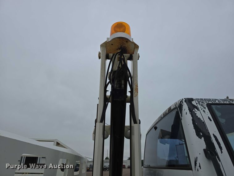 image for item DT6987 1992 GMC TopKick crane truck