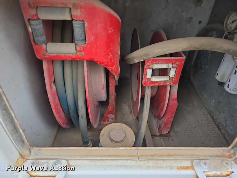 image for item DT6987 1992 GMC TopKick crane truck