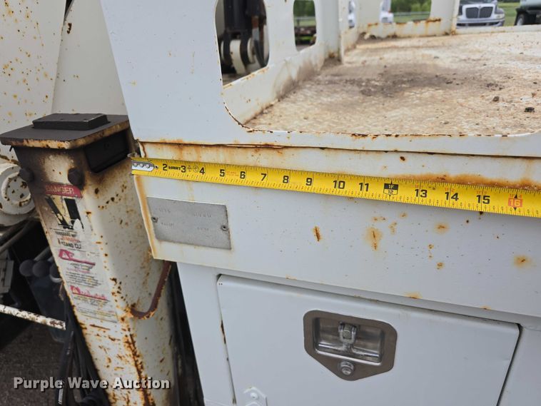 image for item DT6987 1992 GMC TopKick crane truck