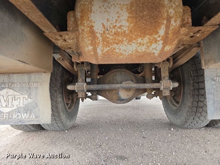 image for item DT6987 1992 GMC TopKick crane truck