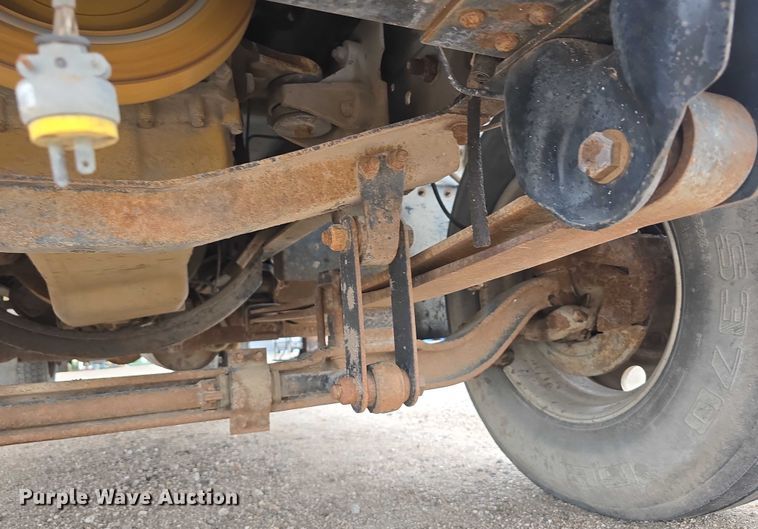 image for item DT6987 1992 GMC TopKick crane truck