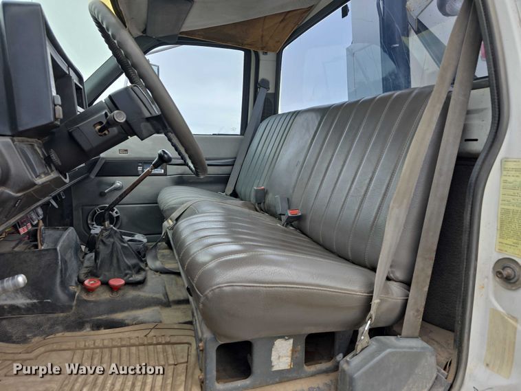 image for item DT6987 1992 GMC TopKick crane truck