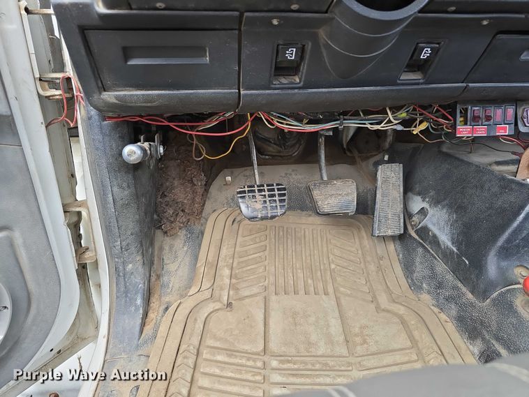 image for item DT6987 1992 GMC TopKick crane truck