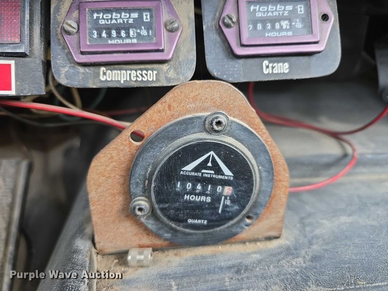 image for item DT6987 1992 GMC TopKick crane truck