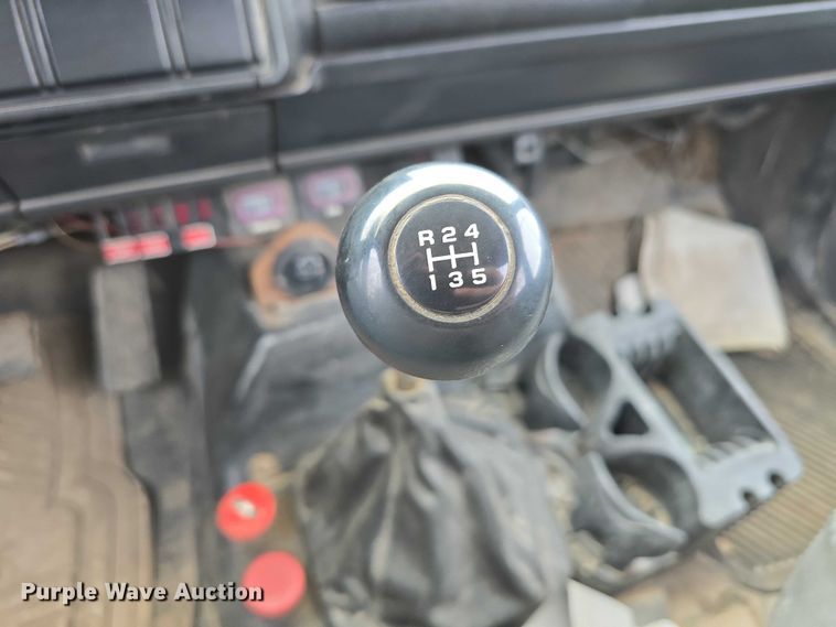 image for item DT6987 1992 GMC TopKick crane truck