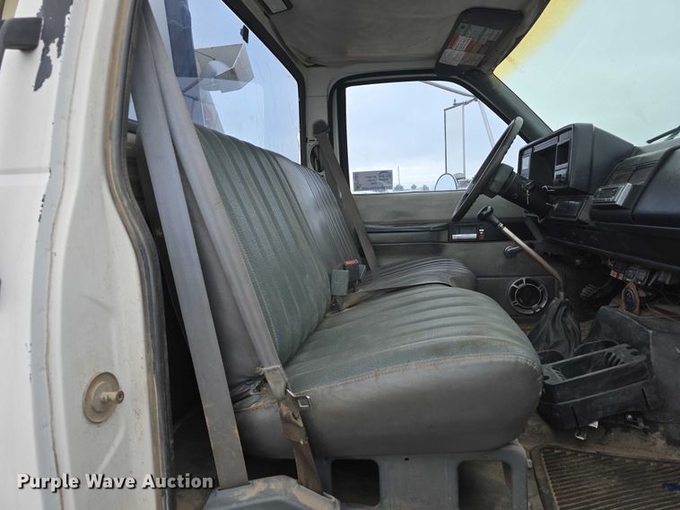 image for item DT6987 1992 GMC TopKick crane truck