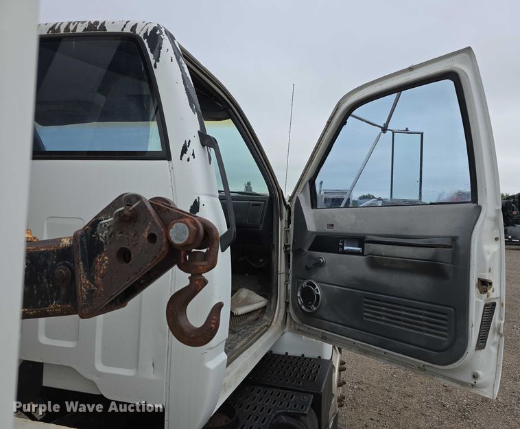 image for item DT6987 1992 GMC TopKick crane truck